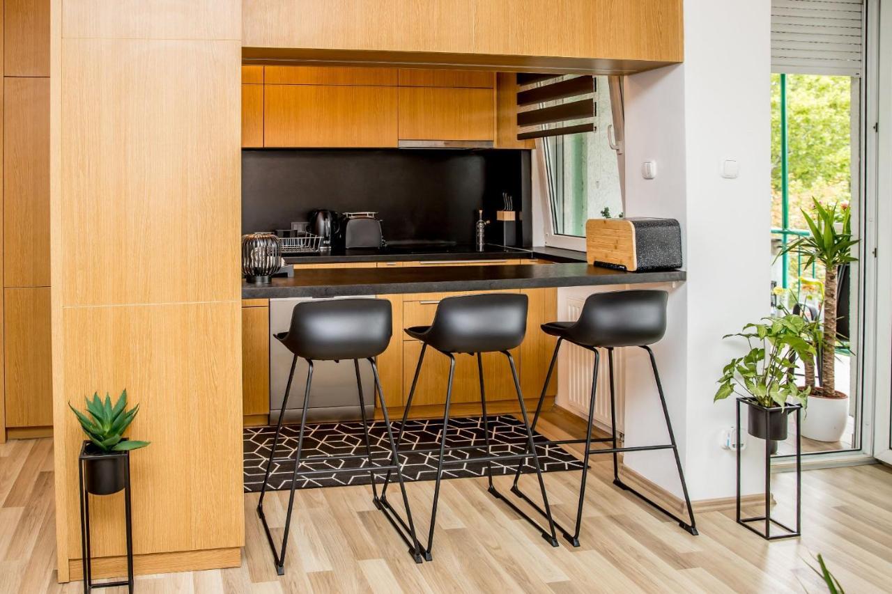 Rose Gold Apartment Залегершег Екстериор снимка